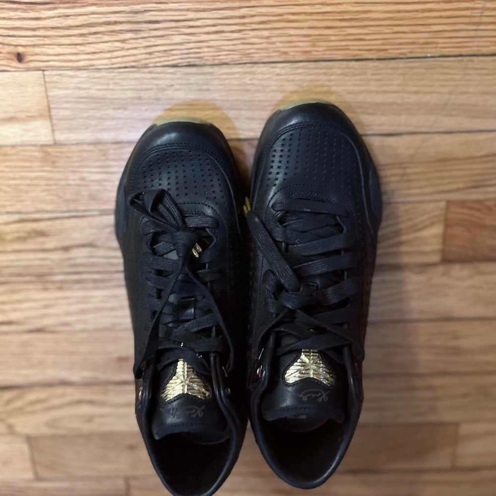 New Men’s Kobe X Mid Ext Size 10